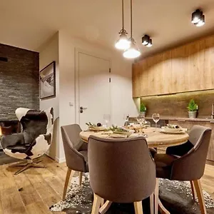 Apartman Pod Giewontem Gawra: Luxury With Terrace, Sauna & Jacuzzi Near Krupówki, Zakopane